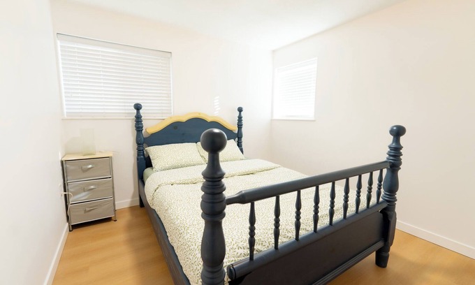 Fraserview House | New Reno 3B Home in Prime Location w/Free Parking & Close to Bus Stop