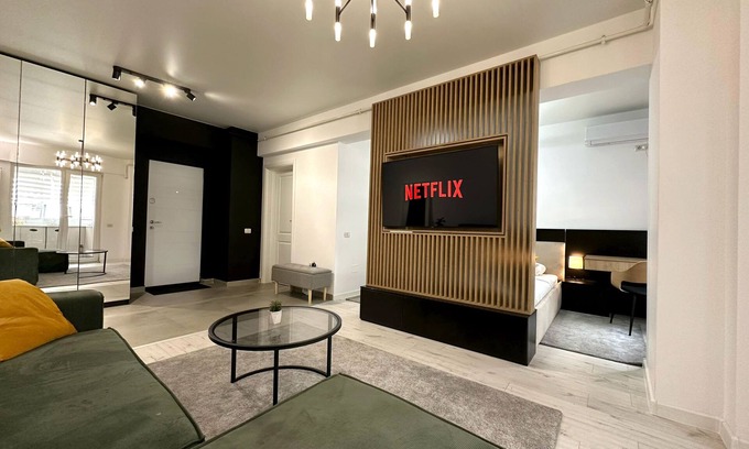 Sector 5 Apartment | New! Skyline Bucharest Central Cold A/C Snacks Ideal for Longer Stays