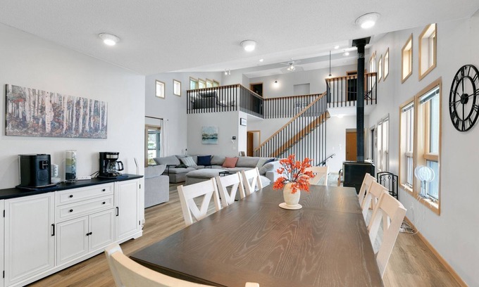 Walker House | NEW! Spacious 10-BR Leech Lake Retreat w/Game Room