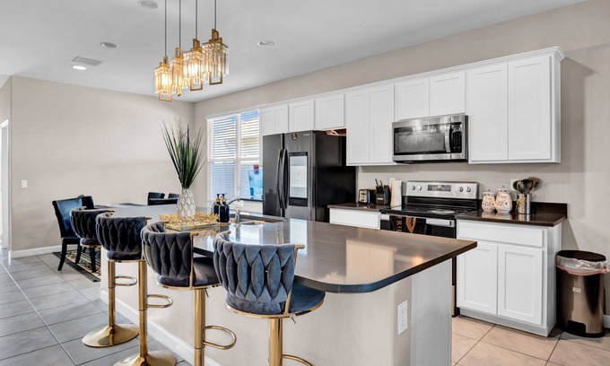 Laveen Village House | NEW Spacious 4-bedroom house in charming Phoenix with WiFi, AC