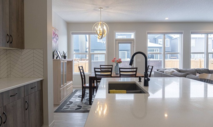 Southeast Calgary House | New Spacious home, quiet and serene new neighborhood. Family/ children friendly
