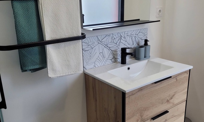 Argentre-du-Plessis Apartment | New studio downtown