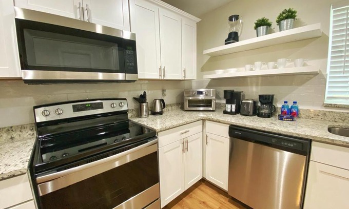 Port Orange House | *NEW*Sunshine Gorgeous- 3BD/2BA -Private Backyard!