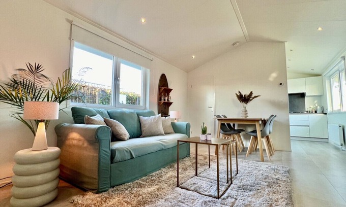 Municipality of De Ronde Venen Ski Chalet | NEW - Surf Shack - on a lake near Amsterdam!
