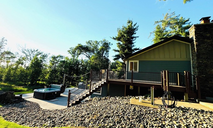 Brainerd Cabin | NEW - The Boardwalk on North Long Lake Brainerd with Hot Tub, Pet-Friendly