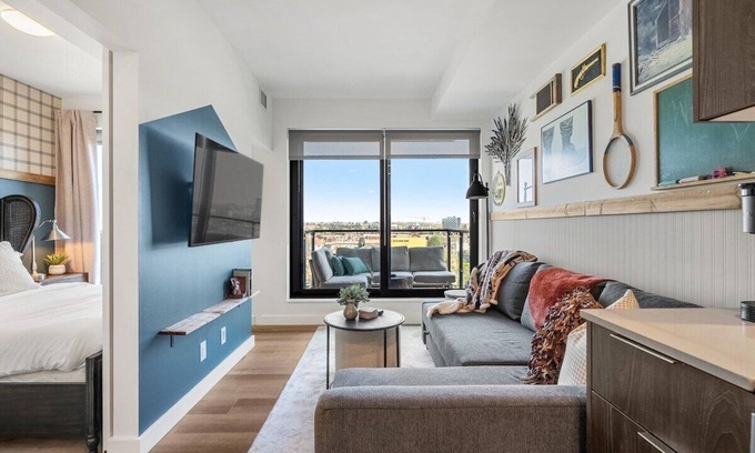 Crescent Heights Apartment | NEW!The Calgary Saloon! 1BR w Rooftop Patio & AC
