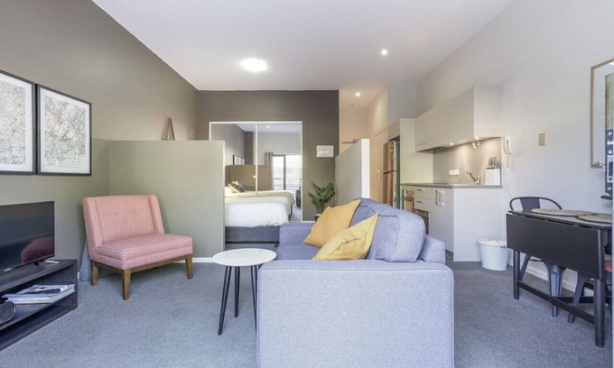 Bruce Apartment | New to VRBO: Stylish studio Apt near AIS and GIO Stadium