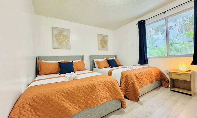 East Little Havana Apartment | NEW! Top location, King bed, Free parking