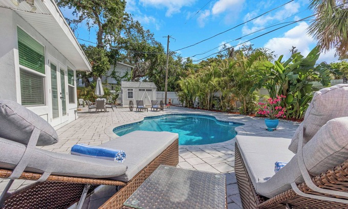 South Pinellas Community Council House | NEW! Tropical Paradise with Pool & Resort Style Backyard! 5 minutes to beach!