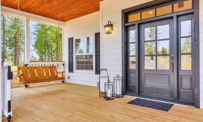 Mokelumne Hill House | Newly built ,6 acre modern farmhouse. A peaceful getaway for any occasion.