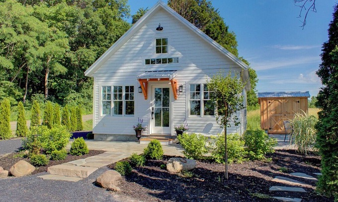 Grand Isle House | Newly Constructed Island Cottage with Lake Views
