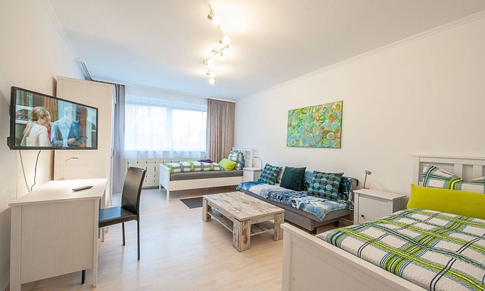 Tennenlohe Apartment | Newly furnished 2 room apartment centrally