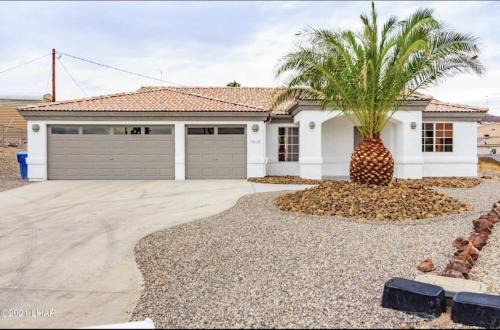 Lake Havasu City House | Newly remodeled family friendly home near lake