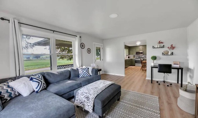 Walnut Creek House | Newly Renovated 2 Bedroom home in Amish country!