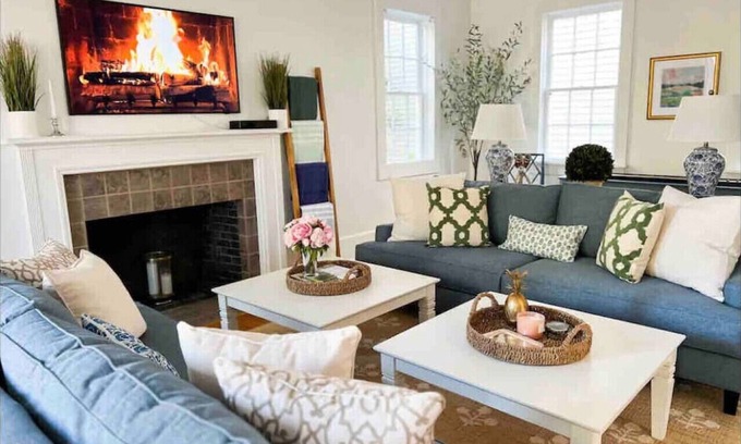 Historic District House | Newly Renovated 3 Bed/2.5 Bath 15 mins to MCRD