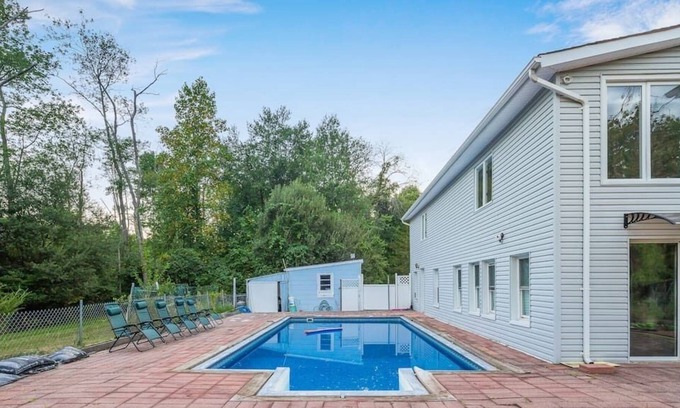 New Hempstead House | Newly Renovated Beautiful Cozy Home with Pool