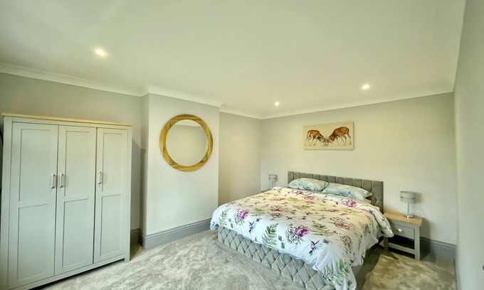 West Knoyle Other | Newly renovated Farmhouse on a working farm