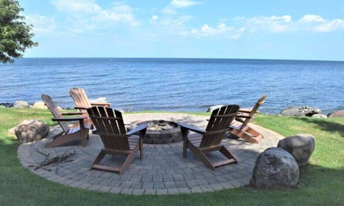 Onamia House | Newly renovated lakefront townhome with incredible views of Mille Lacs Lake