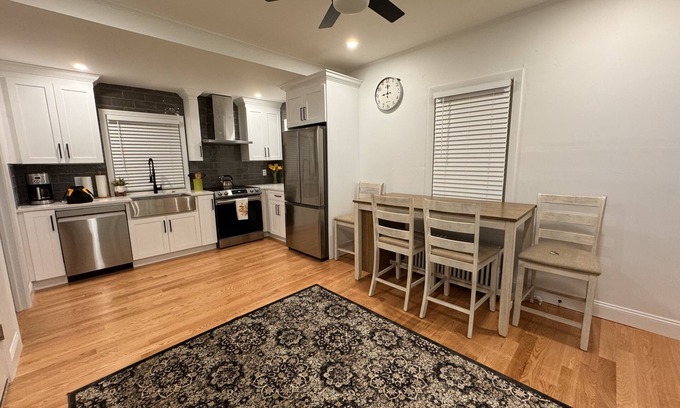 Ipswich Apartment | NEWLY RENOVATED STUDIO CLOSE TO DOWNTOWN IPSWICH