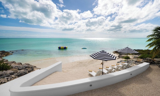 Venetian Road Settlement Villa | NEWLY RENOVATED Ocean Front 4-BR/2Bath luxury villa.