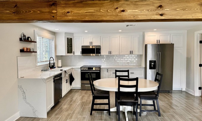 Fort Myers Cottage | Newly updated cottage located walking distance to Downtown Ft. Myers