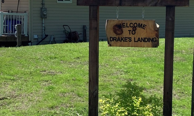 Chisholm Cottage | NEWLY Updated - Welcome to Drake’s Landing at Wasi Lake