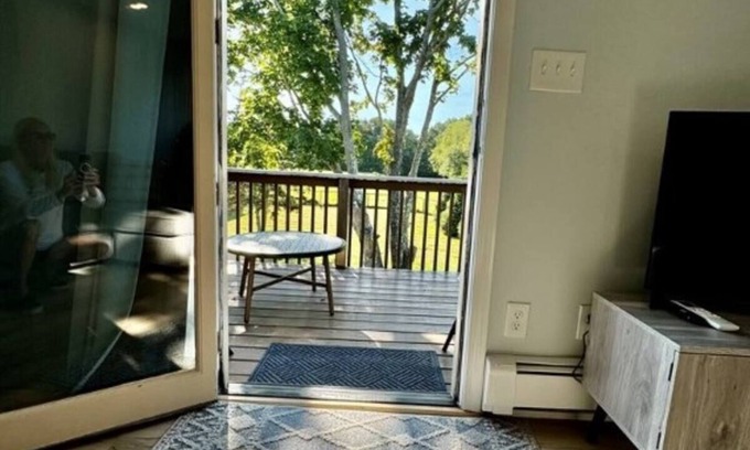Portsmouth Condo | Newport bound: Portsmouth Getaway