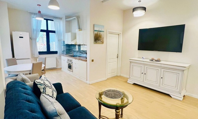 Old Town Apartment | Next Apartments Piata Ovidiu Constanta 3