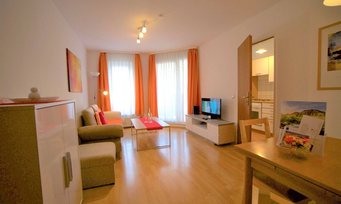 Bad Kreuznach Apartment | Nice 2-room apartment in the spa area - balcony, WiFi, TV, walk-in shower