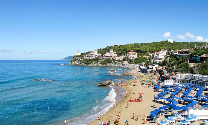 Castiglioncello Villa | Nice apartment in villa for 4 people with A/C, WIFI, TV, terrace, pets allowed and parking