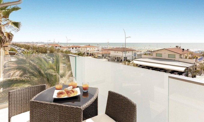 Lido di Camaiore Apartment | Nice apartment in Lido di Camaiore (LU)