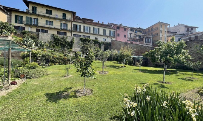 Montechiaro dʼAsti Apartment | Nice apartment for 2 people with A/C, WIFI, TV, patio, pets allowed and parking