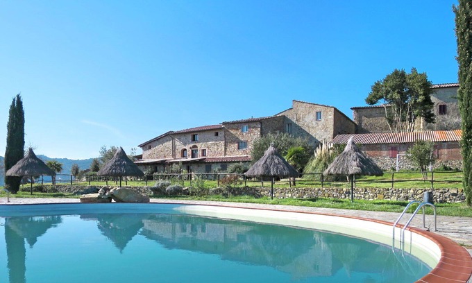Santo Villa | Nice apartment in villa for 4 people with pool, terrace, pets allowed, panoramic view and parking
