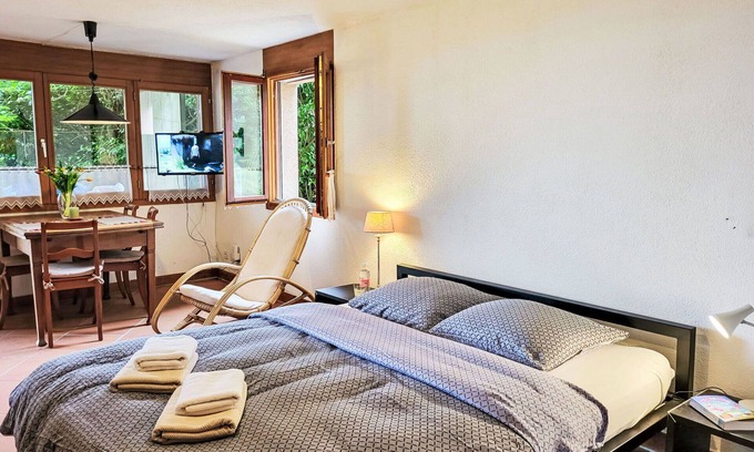Melano Apartment | Nice apartment for 2 people with TV, patio, pets allowed, panoramic view and parking