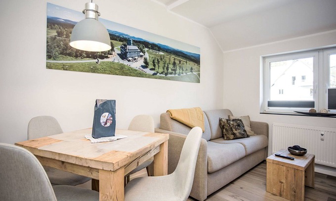 Neuastenberg Apartment | Nice apartment for 4 people with WIFI, TV, pets allowed and parking