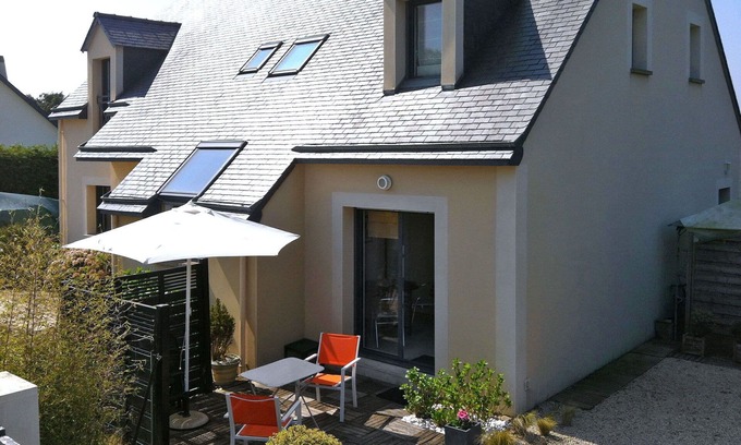 Lancieux Apartment | Nice apartment for 4 people with WIFI, TV, terrace, pets allowed and parking