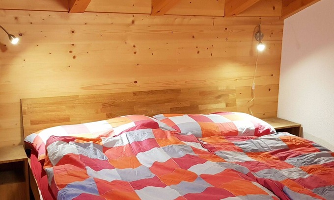 Lenk Apartment | Nice apartment for 4 guests with WIFI, TV, balcony and pets allowed