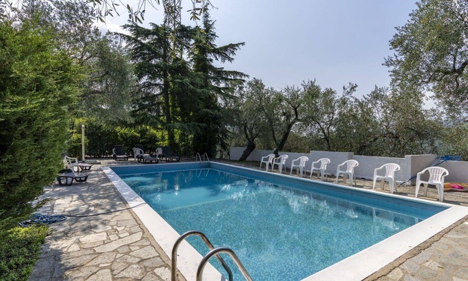 Gazzelli Apartment | Nice apartment for 4 guests with WIFI, pool, balcony, pets allowed, panoramic view and parking