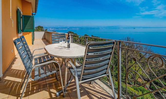 Donji Kraj Apartment | Nice apartment in Moscenicka Draga