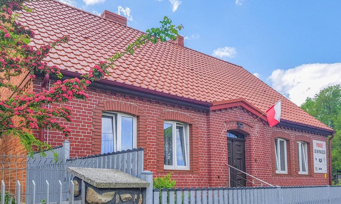 Drawno Apartment | Nice apartment in Dominikowo with WiFi
