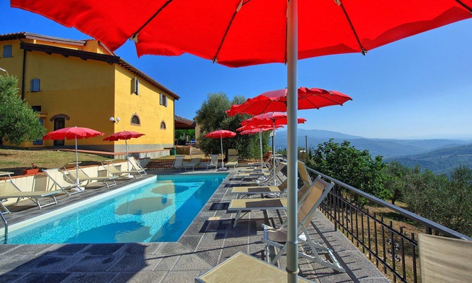 Montebonello Villa | Nice apartment in villa for 4 guests with WIFI, A/C, pool, TV, patio, pets allowed and parking