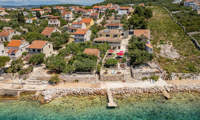 Zdrelac Apartment | Nice apartment in Zdrelac