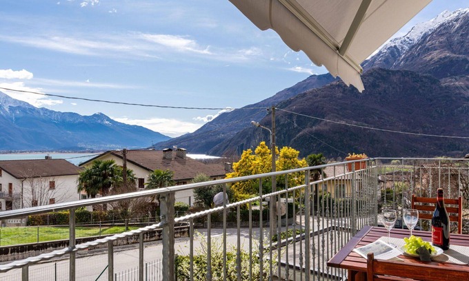 Novate Mezzola Apartment | Nice apartment for 5 people with WIFI, TV, balcony and parking