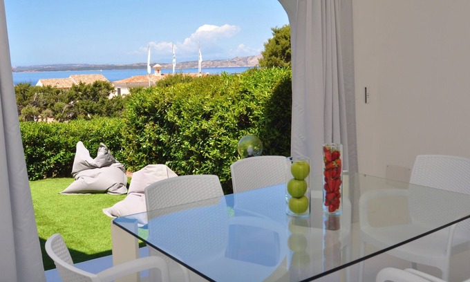 Capo Ferro House | Nice apartment just steps from the beach