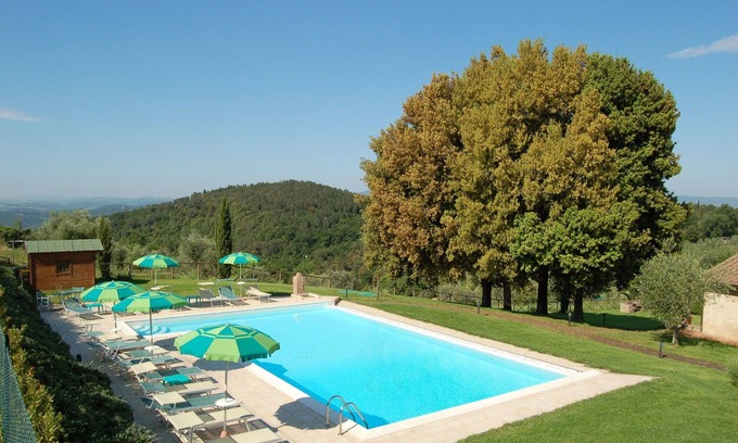 Sant'Appiano Apartment | Nice apartment with pool, WIFI, TV, patio, pets allowed and parking, close to San Gimignano