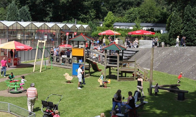 Municipality of Wageningen Ski Chalet | Nice chalet at 3.5 km. from Wageningen