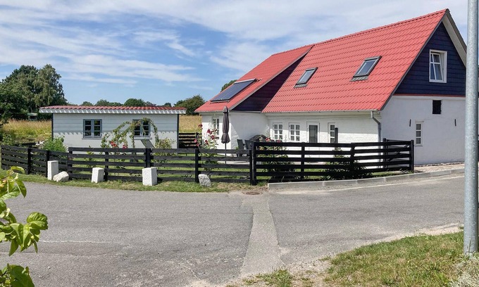 Dunkær House | Nice home in ærøskøbing with kitchen