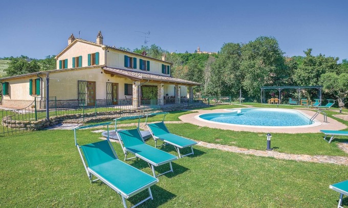 Barchi House | Nice home in Barchi PU