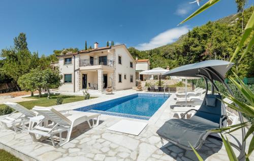 Mojdez House | Nice Home In Igalo With House Sea View