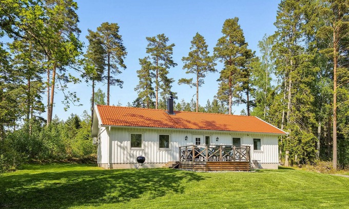 Lidkoping Municipality House | Nice home in Norra Kedum with WiFi
